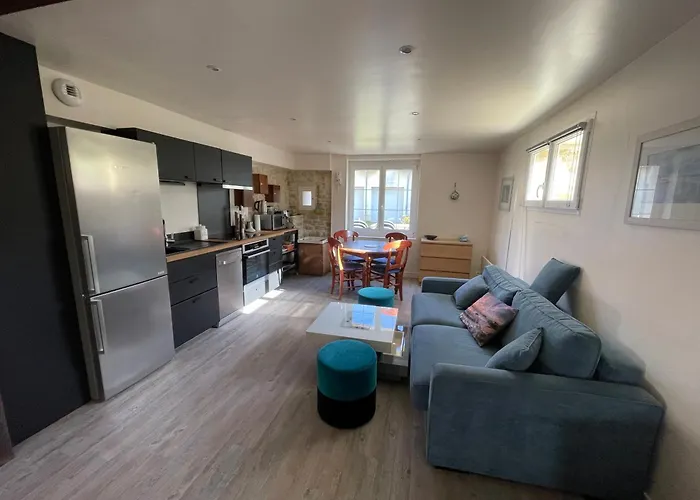 A 2 Pas De La Et Du Casino * Cabourg